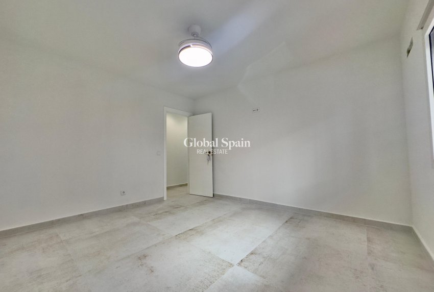 Resale - APARTMENT -
TORREVIEJA - Acequion