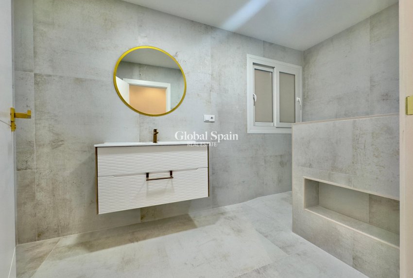 Resale - APARTMENT -
TORREVIEJA - Acequion