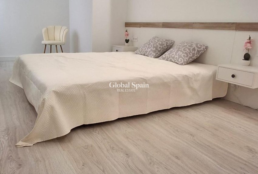 Resale - APARTMENT -
TORREVIEJA - Acequion