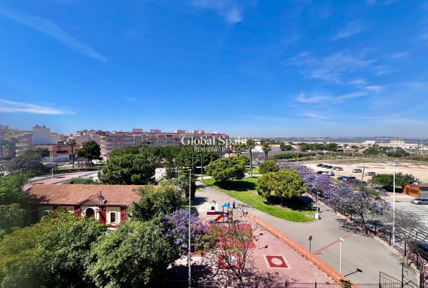 Resale - APARTMENT -
TORREVIEJA - Acequion