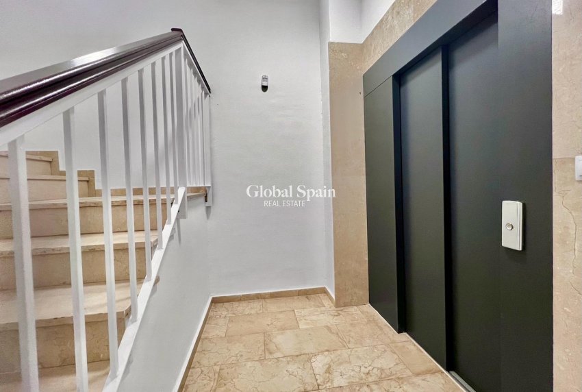 Resale - APARTMENT -
TORREVIEJA - Acequion