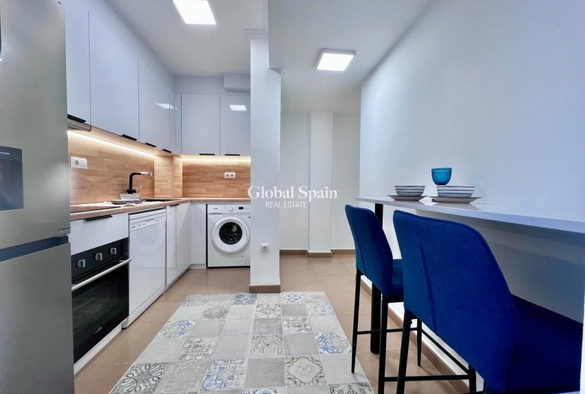 Resale - APARTMENT -
TORREVIEJA - Acequion