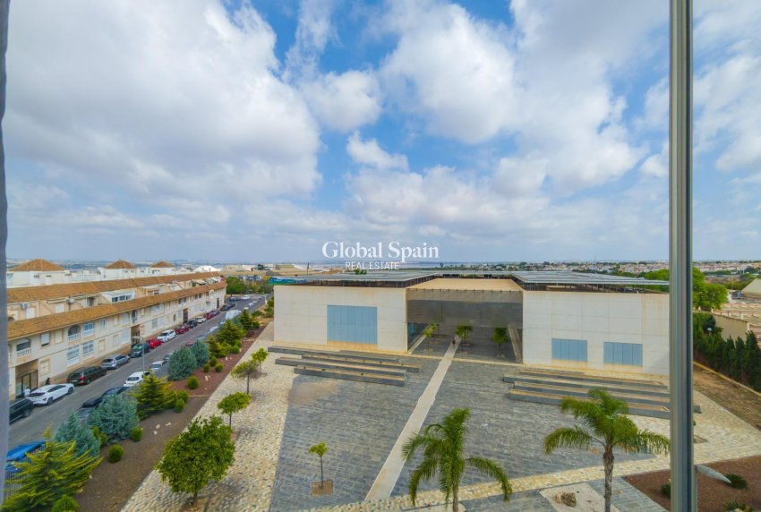 Resale - APARTMENT -
TORREVIEJA - Acequion