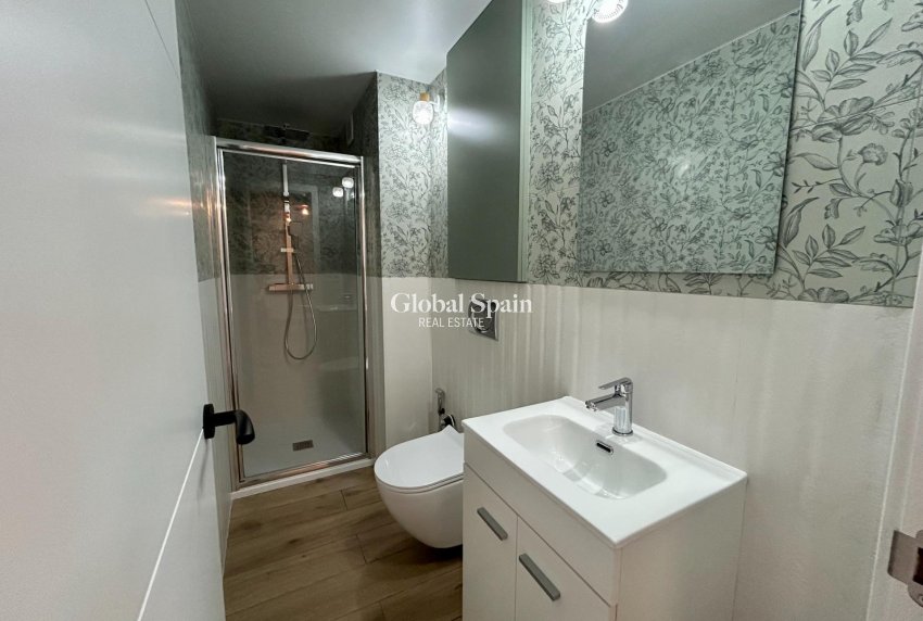 Resale - APARTMENT -
TORREVIEJA - Acequion