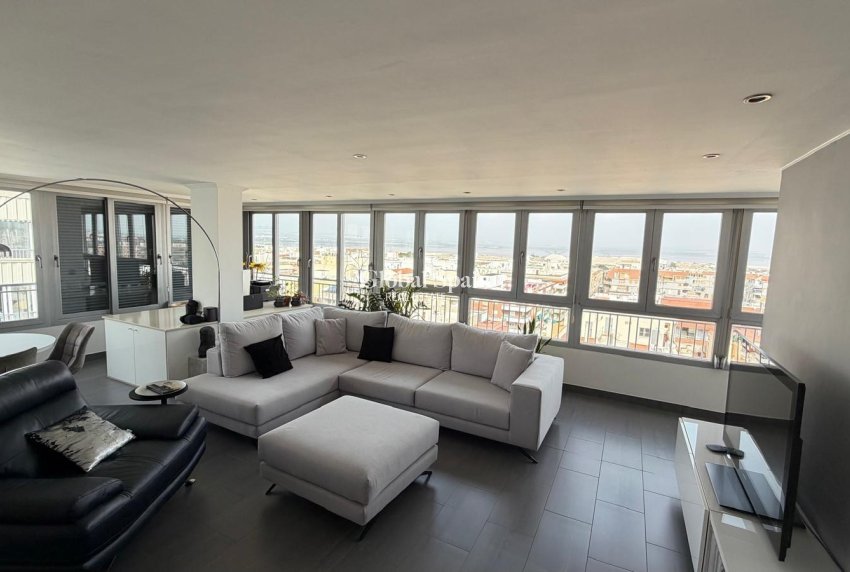 Resale - APARTMENT -
TORREVIEJA - Acequion