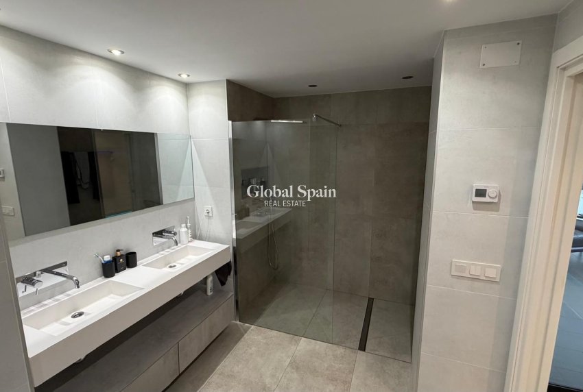 Resale - APARTMENT -
TORREVIEJA - Acequion