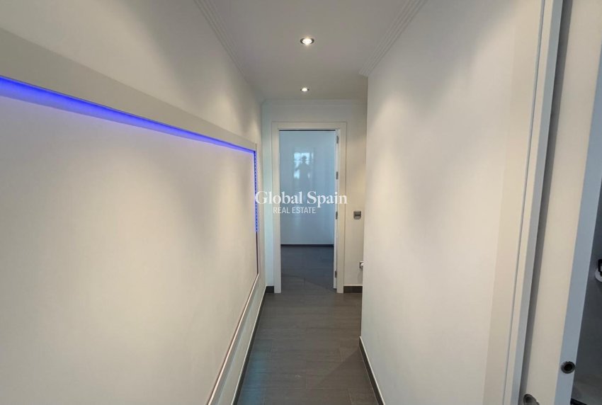 Resale - APARTMENT -
TORREVIEJA - Acequion