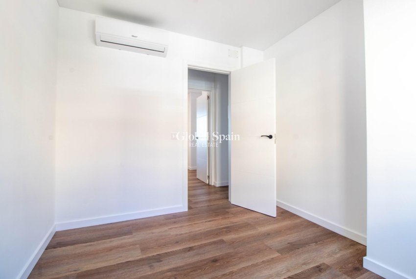 Resale - APARTMENT -
TORREVIEJA - Acequion