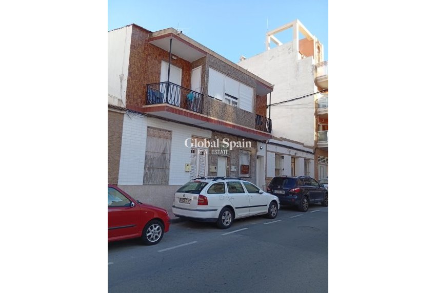Resale - APARTMENT -
TORREVIEJA - Aguas Nuevas