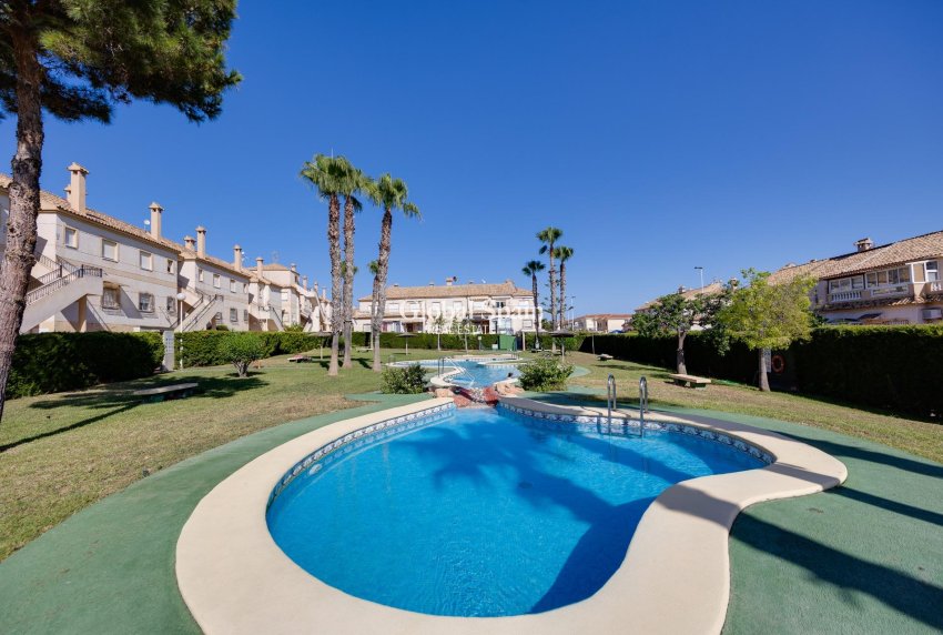 Resale - APARTMENT -
TORREVIEJA - Aguas Nuevas