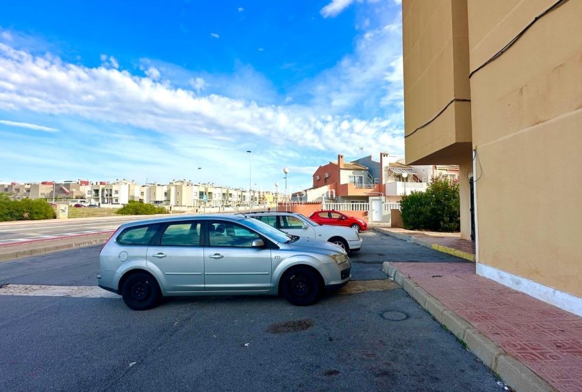 Resale - APARTMENT -
TORREVIEJA - Aguas Nuevas