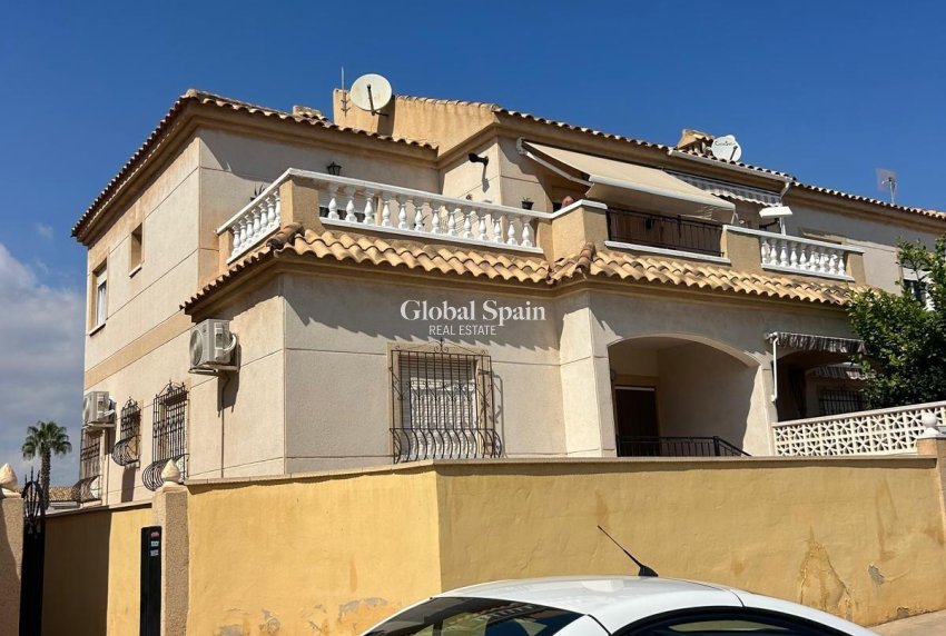 Resale - APARTMENT -
TORREVIEJA - Aguas Nuevas