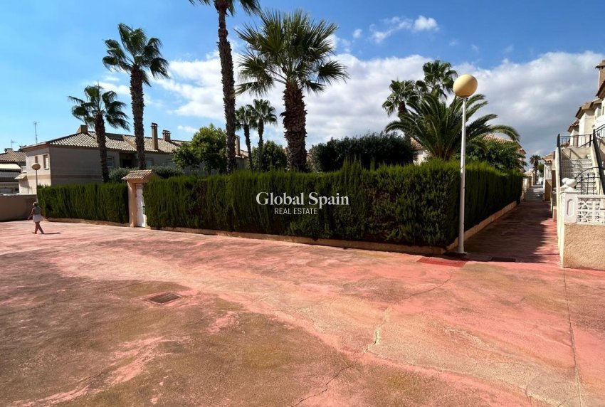 Resale - APARTMENT -
TORREVIEJA - Aguas Nuevas