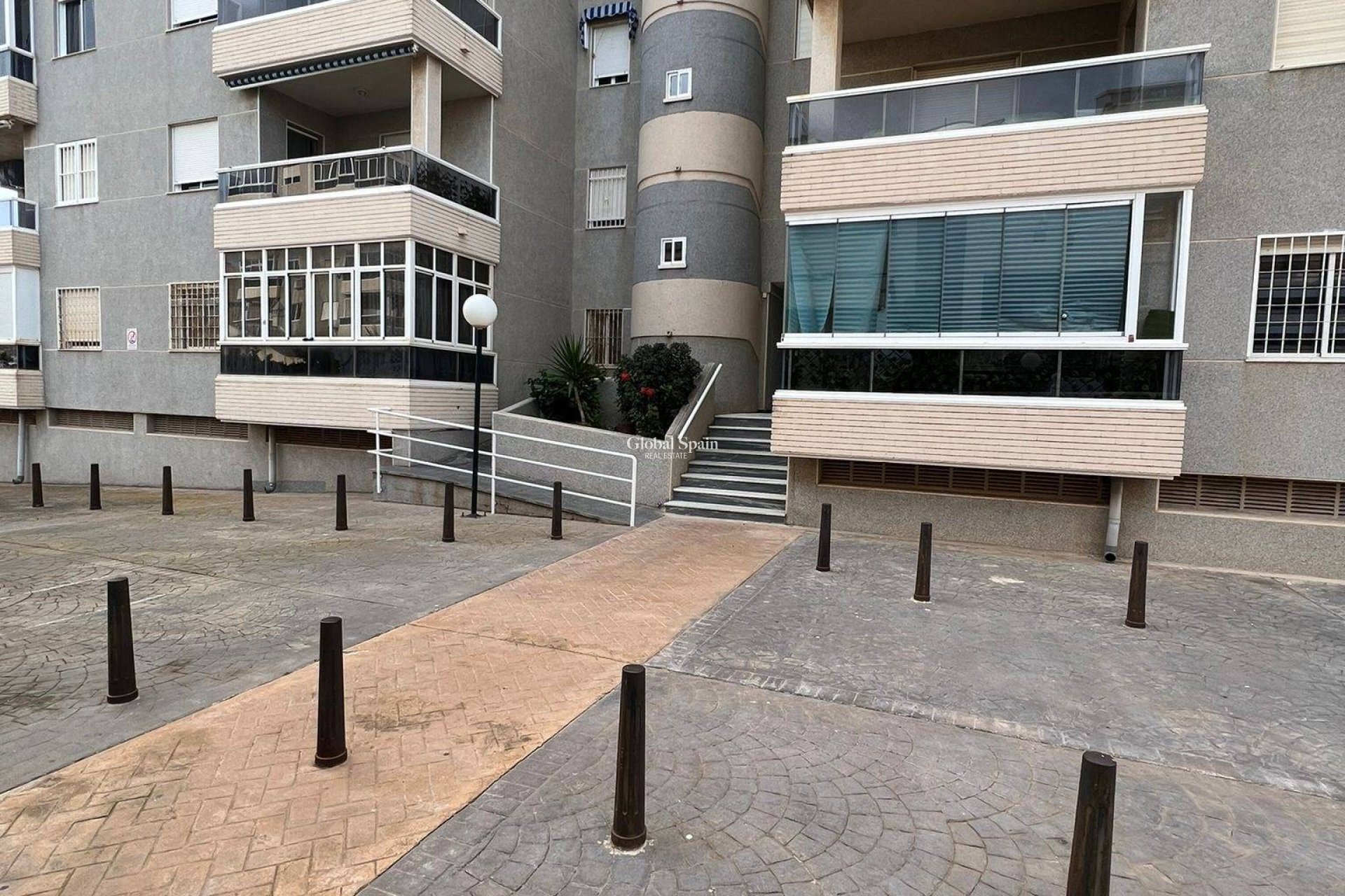 Resale - APARTMENT -
TORREVIEJA - Aguas Nuevas