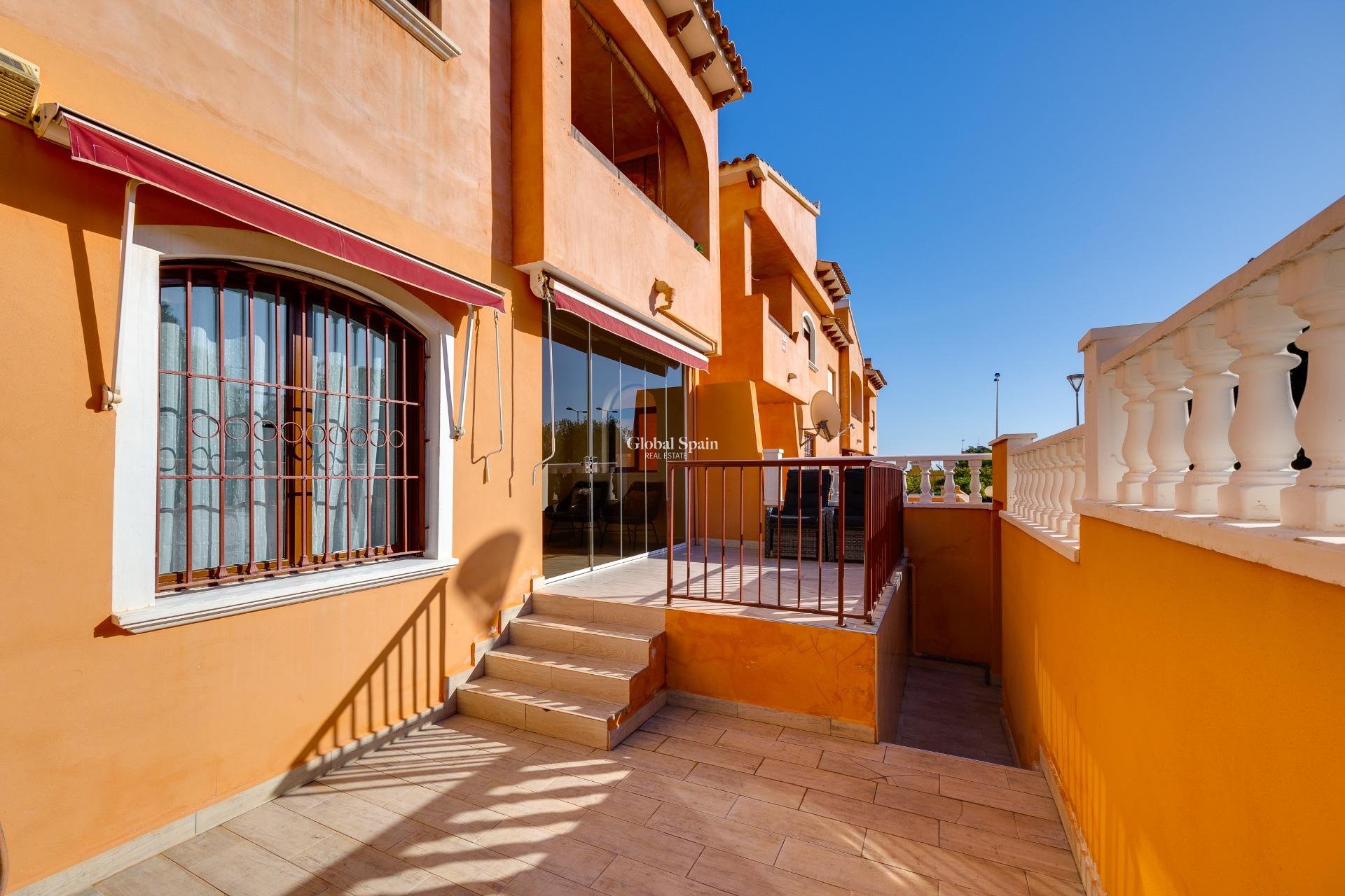 Resale - APARTMENT -
TORREVIEJA - Aguas Nuevas