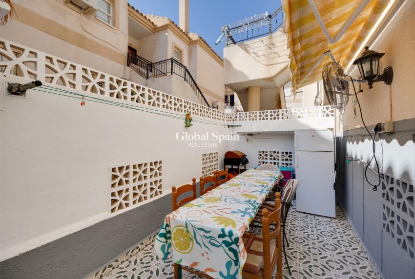 Resale - APARTMENT -
TORREVIEJA - Aguas Nuevas