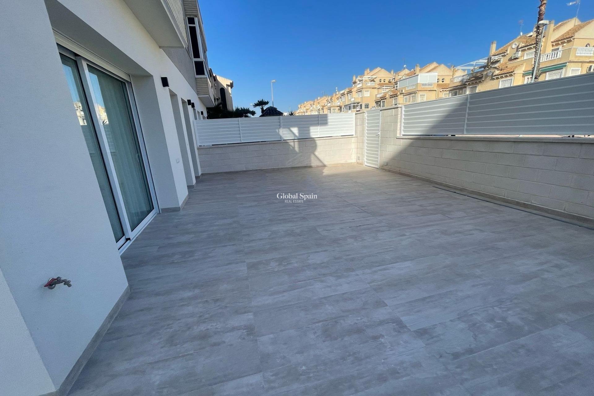 Resale - APARTMENT -
TORREVIEJA - Aguas Nuevas