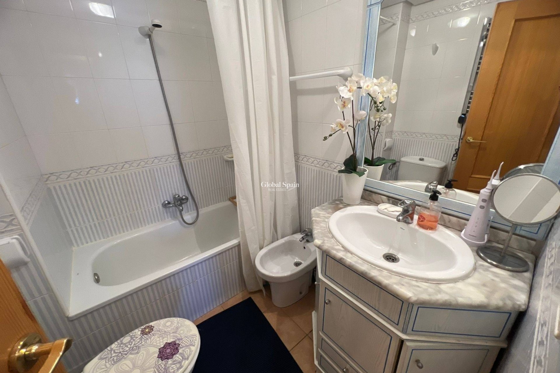 Resale - APARTMENT -
TORREVIEJA - Aguas Nuevas