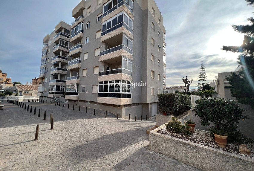 Resale - APARTMENT -
TORREVIEJA - Aguas Nuevas