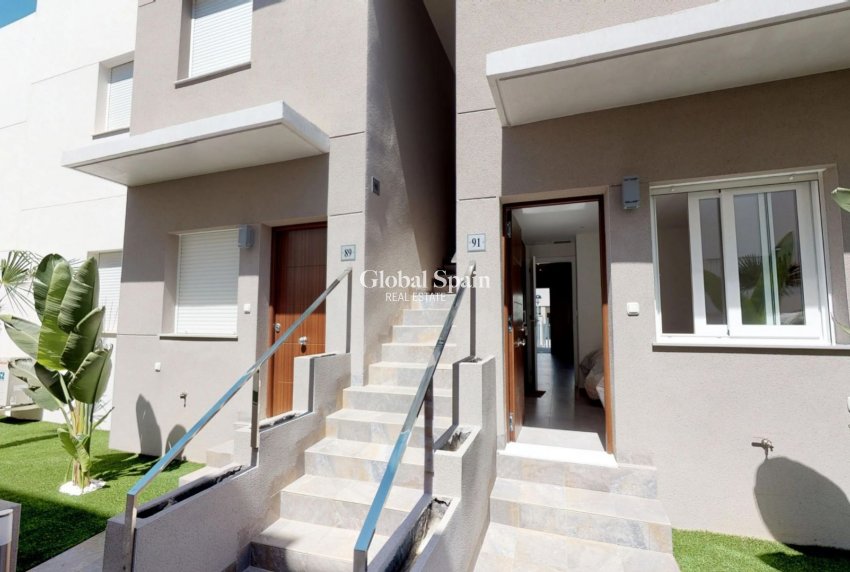 Resale - APARTMENT -
TORREVIEJA - Aguas Nuevas