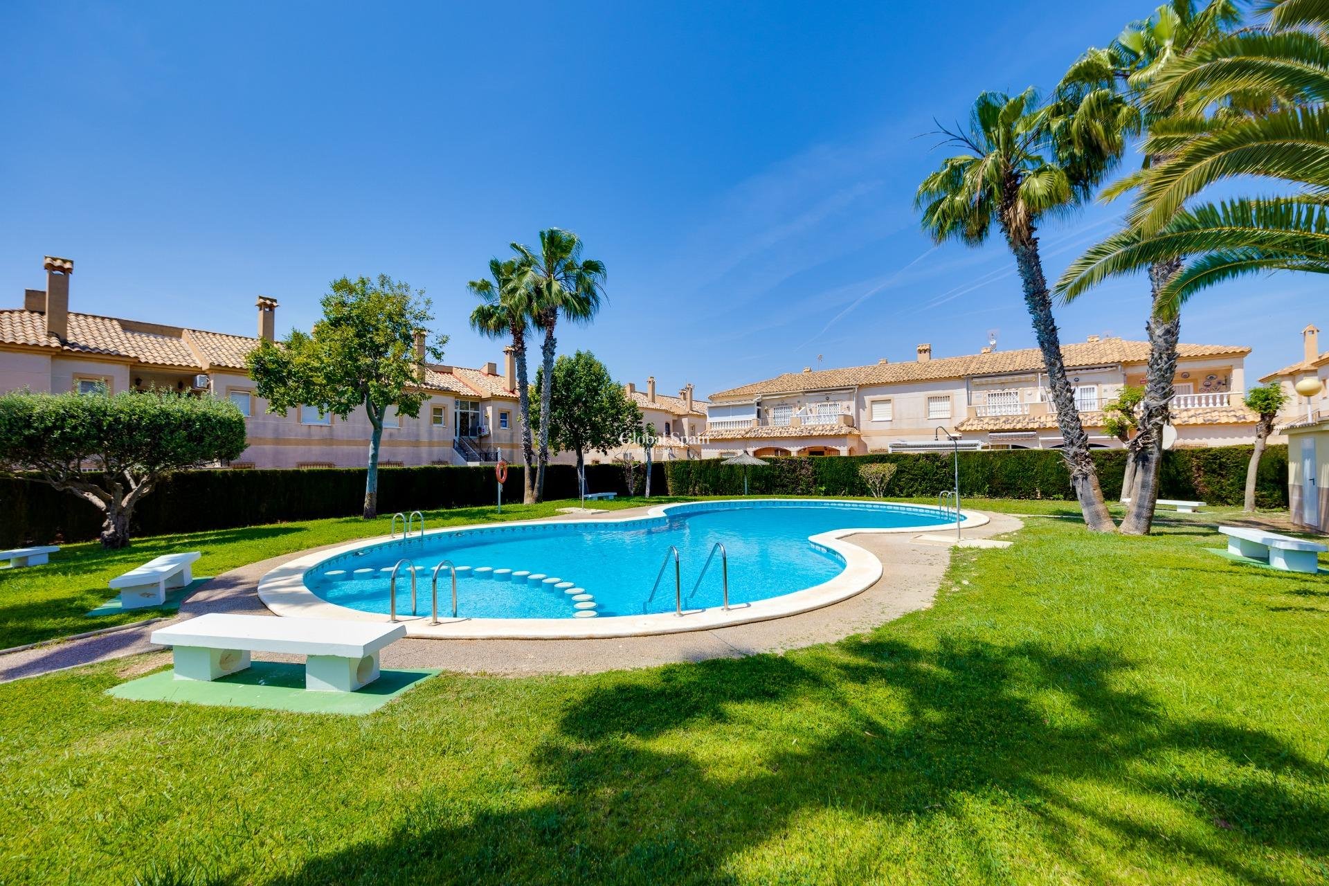 Resale - APARTMENT -
TORREVIEJA - Aguas Nuevas