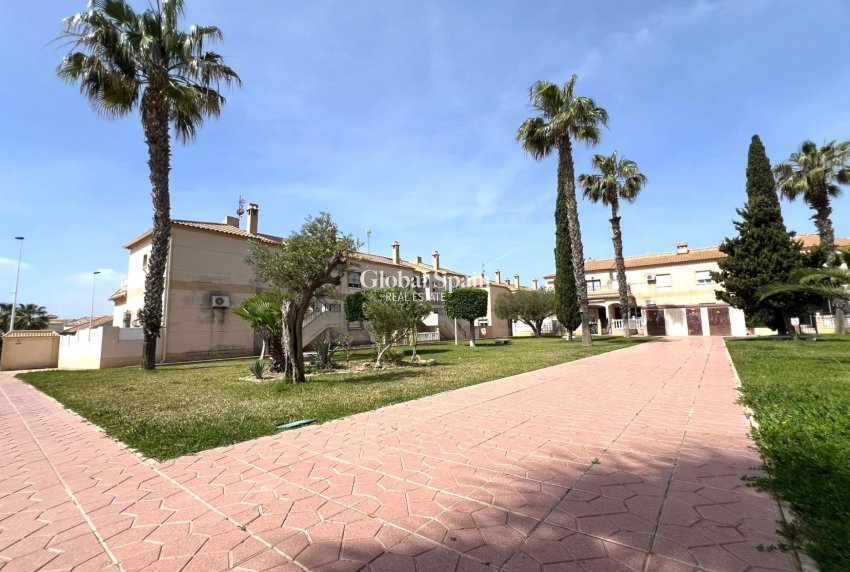 Resale - APARTMENT -
TORREVIEJA - Aguas Nuevas