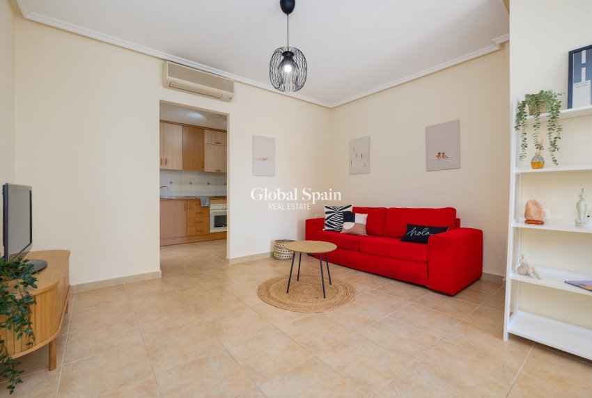 Resale - APARTMENT -
TORREVIEJA - Aguas Nuevas