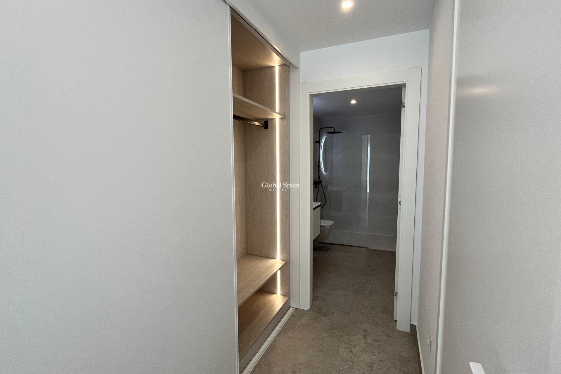 Resale - APARTMENT -
TORREVIEJA - Aguas Nuevas