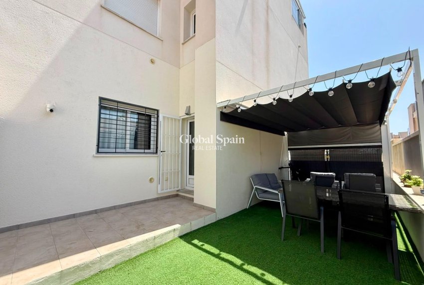 Resale - APARTMENT -
TORREVIEJA - Aguas Nuevas