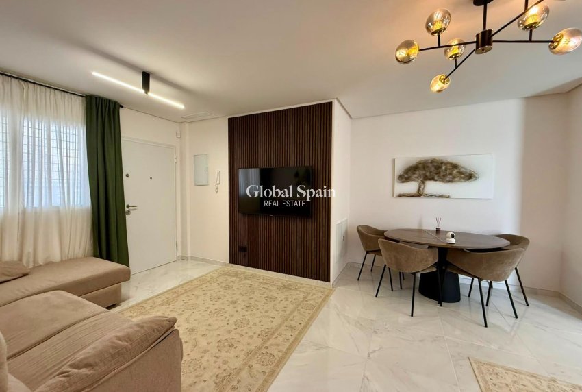 Resale - APARTMENT -
TORREVIEJA - Aguas Nuevas