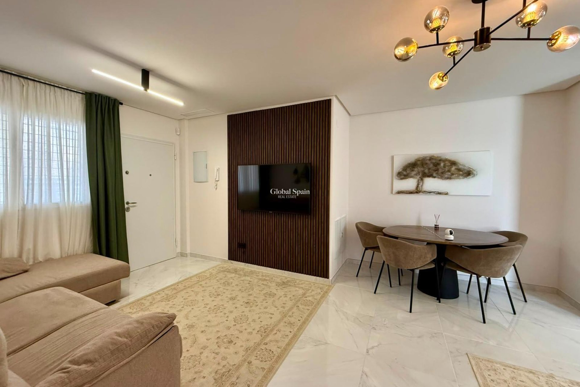 Resale - APARTMENT -
TORREVIEJA - Aguas Nuevas