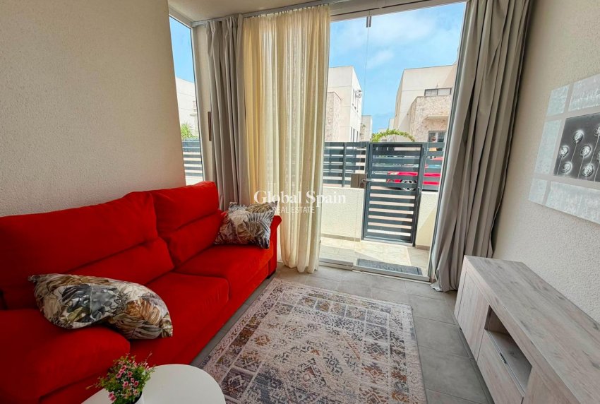 Resale - APARTMENT -
TORREVIEJA - Aguas Nuevas