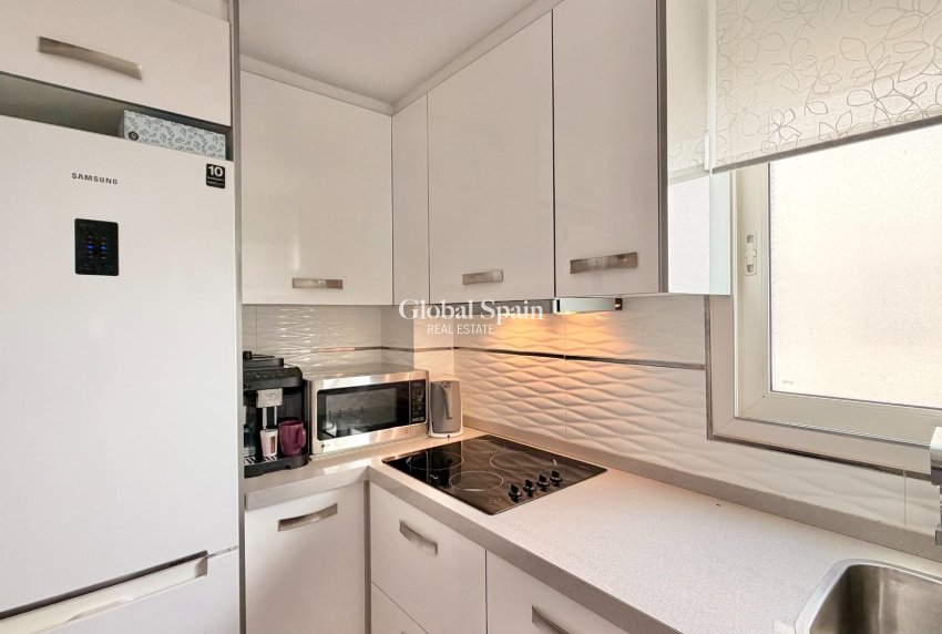 Resale - APARTMENT -
TORREVIEJA - Aldea del mar