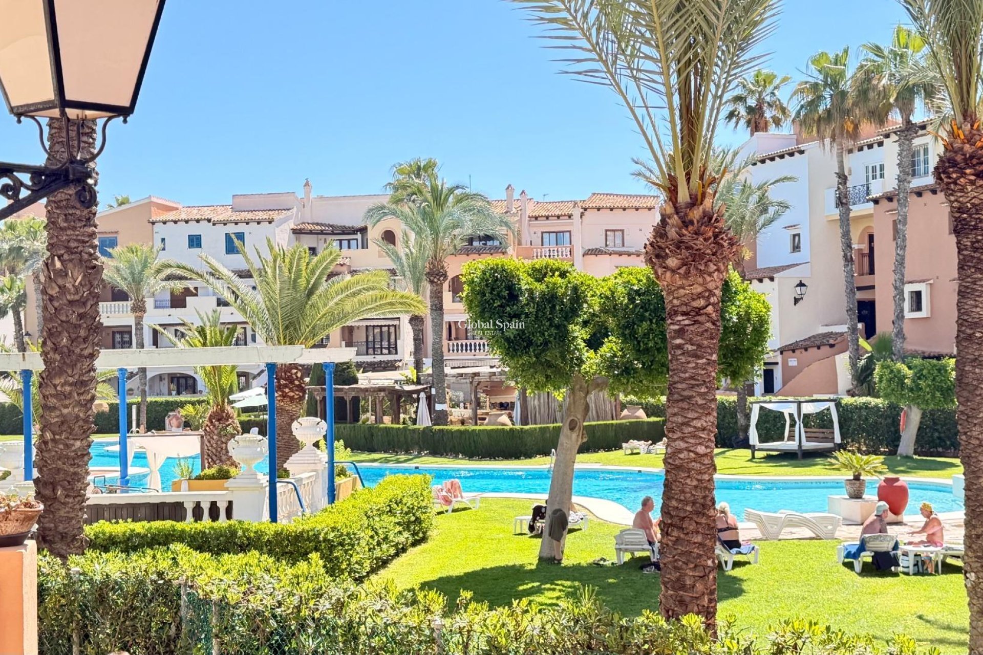 Resale - APARTMENT -
TORREVIEJA - Aldea del mar