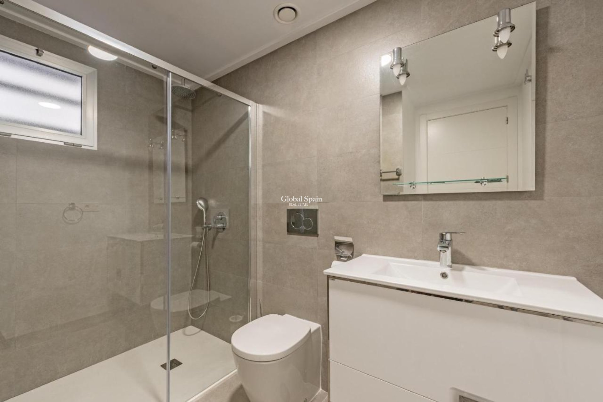 Resale - APARTMENT -
TORREVIEJA - Auguas Neuvas