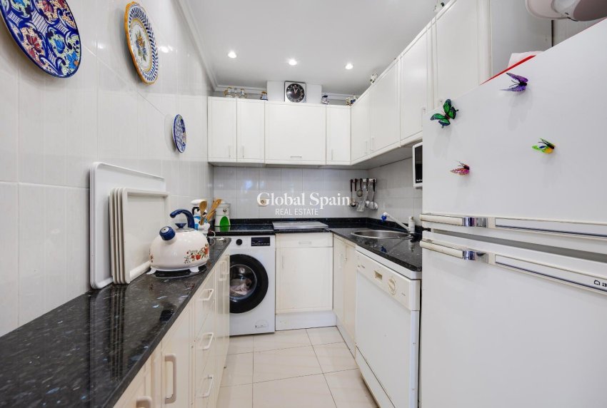 Resale - APARTMENT -
TORREVIEJA - Cabo Cervera