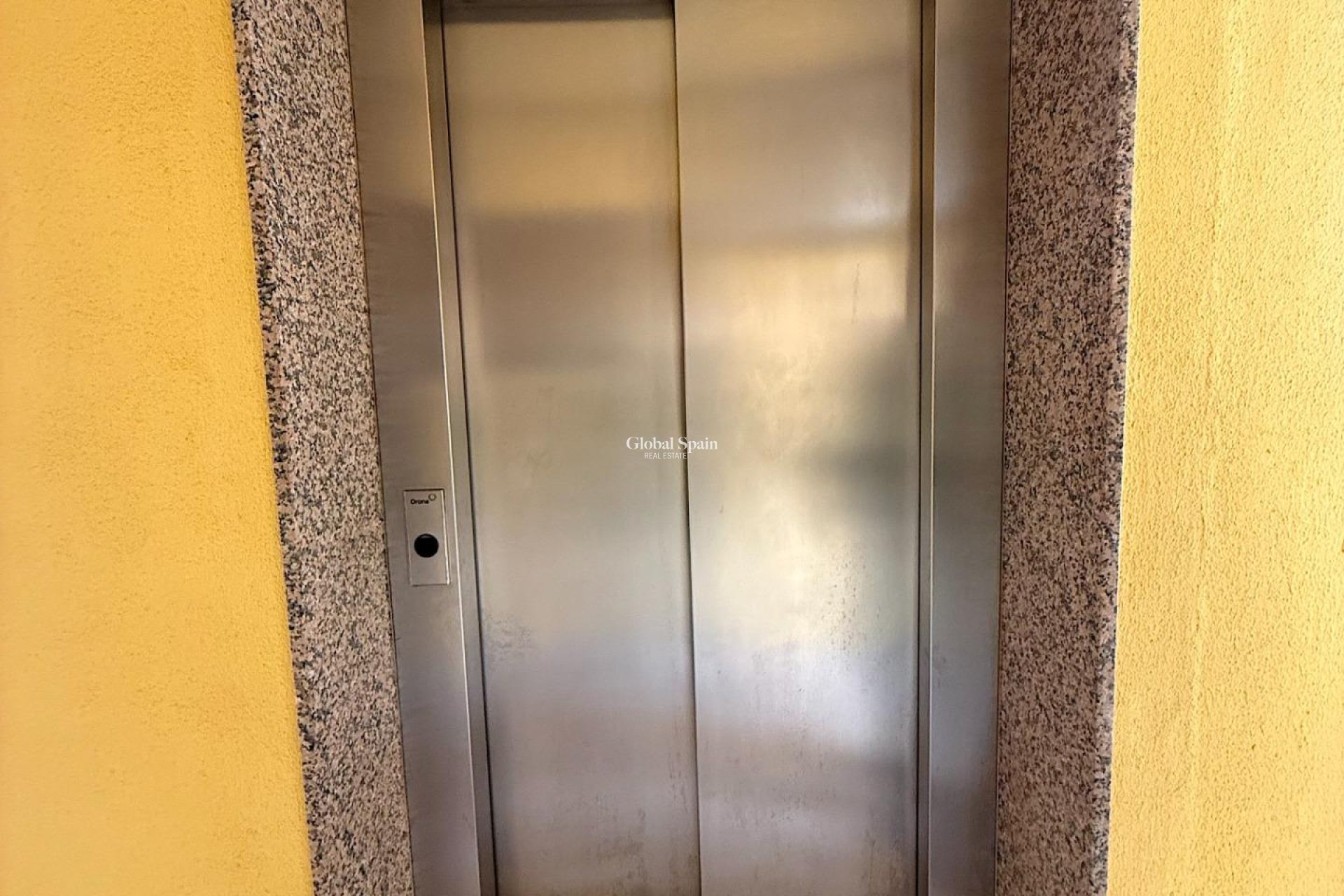 Resale - APARTMENT -
TORREVIEJA - Cabo Cervera