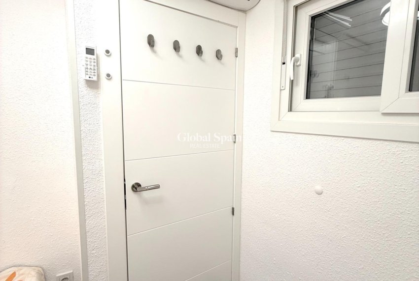 Resale - APARTMENT -
TORREVIEJA - Cabo Cervera