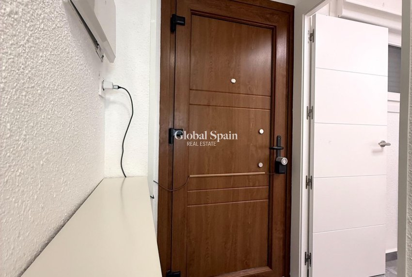 Resale - APARTMENT -
TORREVIEJA - Cabo Cervera