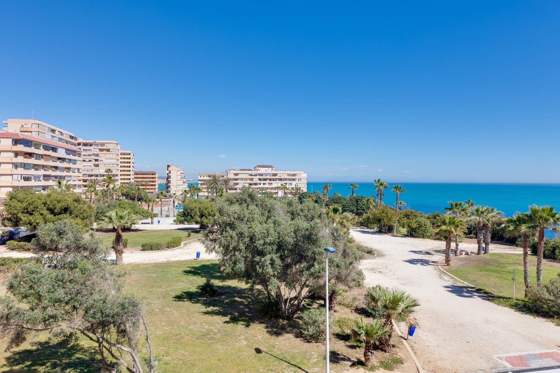 Resale - APARTMENT -
TORREVIEJA - Cabo Cervera