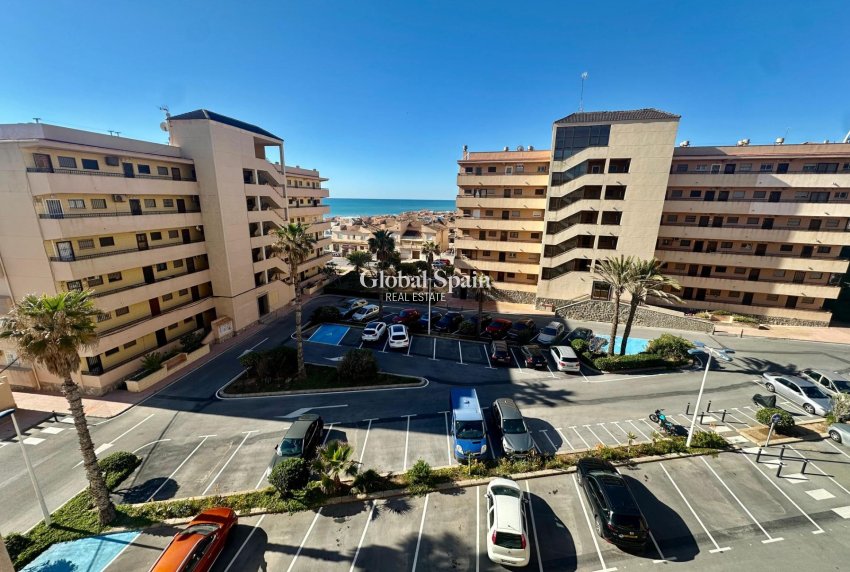 Resale - APARTMENT -
TORREVIEJA - Cabo Cervera