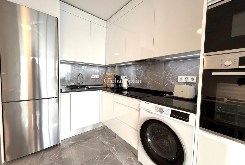 Resale - APARTMENT -
TORREVIEJA - Cabo Cervera