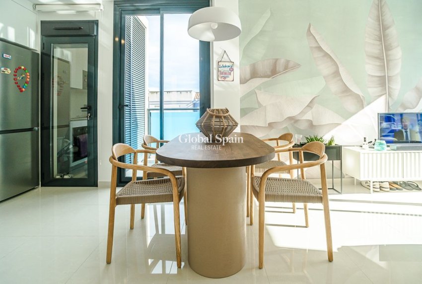 Resale - APARTMENT -
TORREVIEJA - Calas Blancas