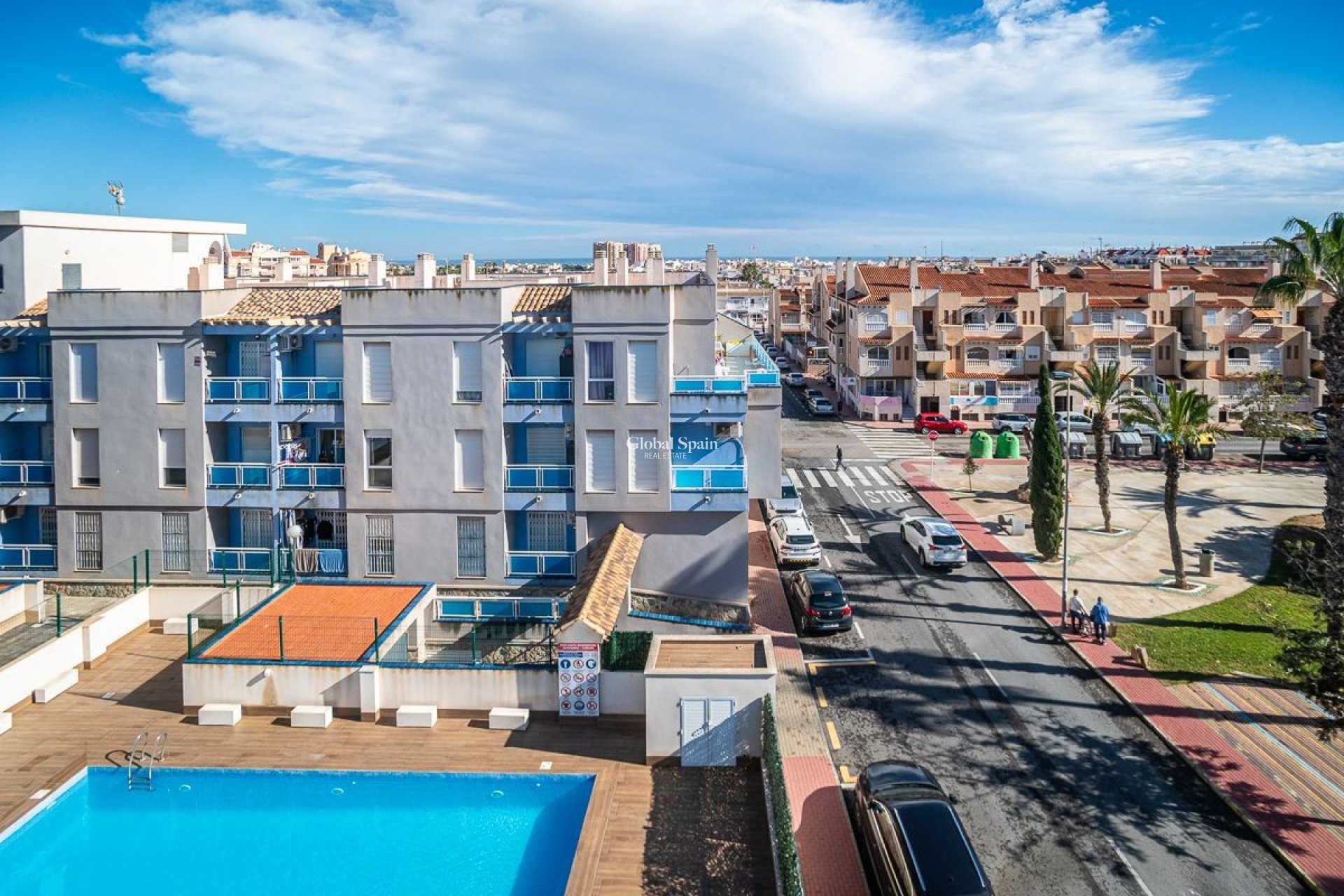Resale - APARTMENT -
TORREVIEJA - Calas Blancas