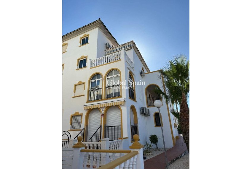 Resale - APARTMENT -
TORREVIEJA - Cañada Del Molino