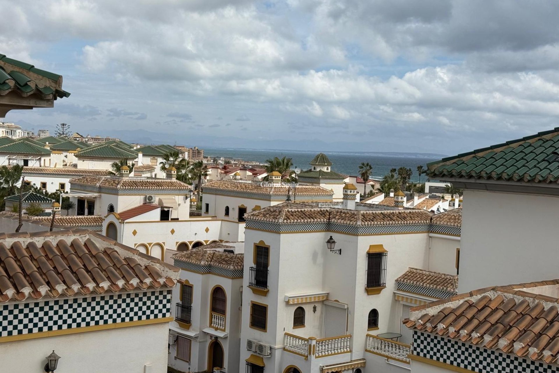 Resale - APARTMENT -
TORREVIEJA - Cañada Del Molino