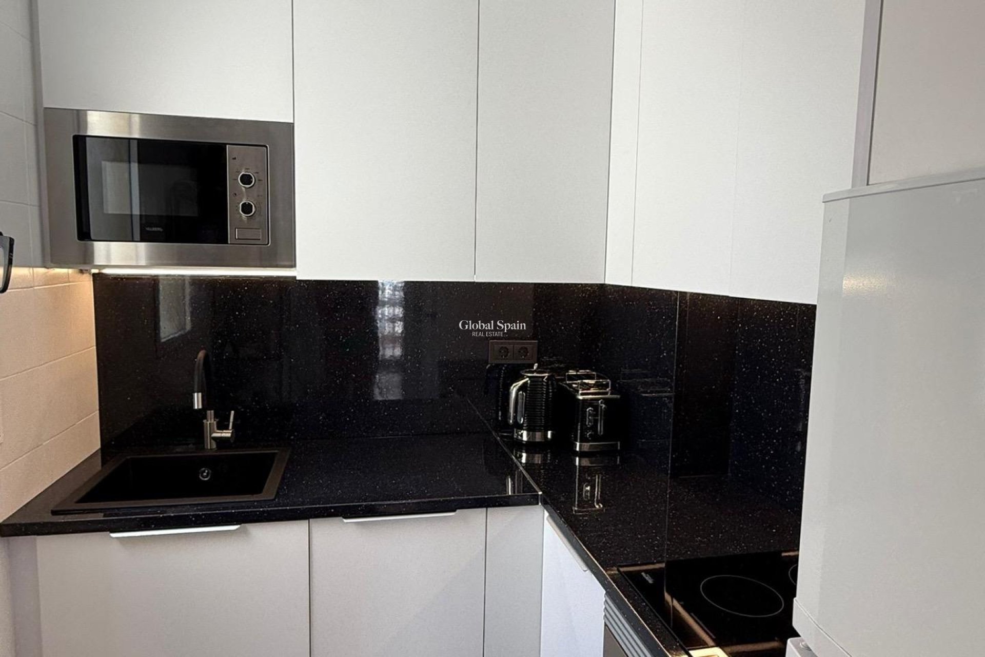 Resale - APARTMENT -
TORREVIEJA - Cañada Del Molino