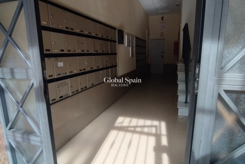 Resale - APARTMENT -
TORREVIEJA - CASCO URBANO