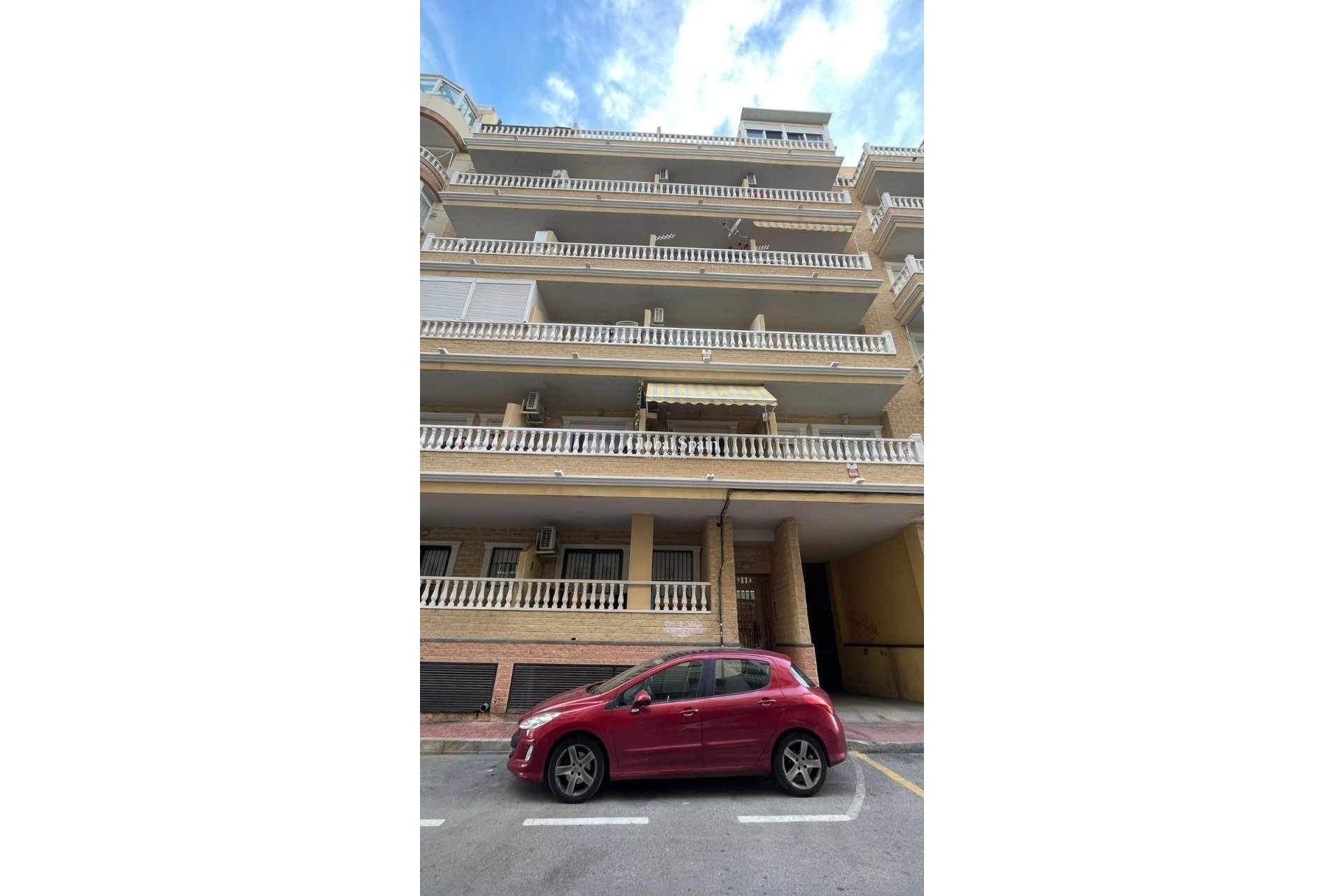 Resale - Apartment -
TORREVIEJA - Center