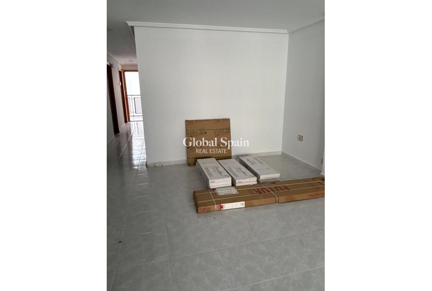 Resale - Apartment -
TORREVIEJA - Center